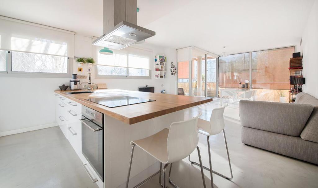 Magnificent Apartment Close To The Beach San Adrián de Besós Zewnętrze zdjęcie